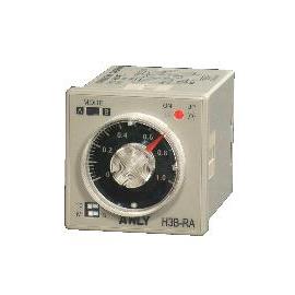 Wide Voltage Multi-Range Analogue Timer (Large plage de tension analogique gamme multi-Timer)