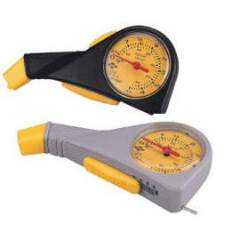 Tire Pressure & Tread Gauge 2-in-1 (La pression des pneus et la bande de roulement Gauge 2-in-1)