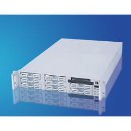 8x1`` IDE ATA-133 HDD Hot Swappable Backplane Factor (8x1``IDE ATA-133 Festplatte Hot Swap Backplane-Factor)