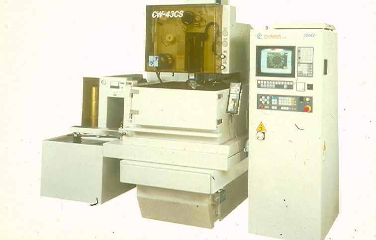 CNC Wire Cut Electric Discharge Machine (CNC Wire Electroérosion Machine)