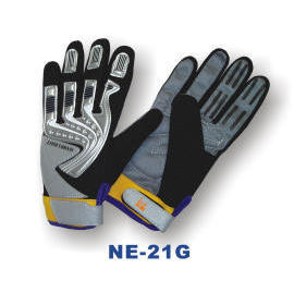 GLOVES (GANTS)