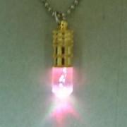 Rainbow color Flashing light with necklace (Rainbow lumière clignotante de couleur avec un collier)