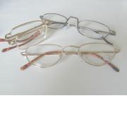 Reading glasses, folding readers (Lunettes de lecture, le pliage des lecteurs)