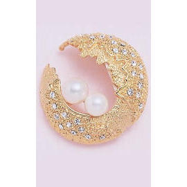 BROOCH