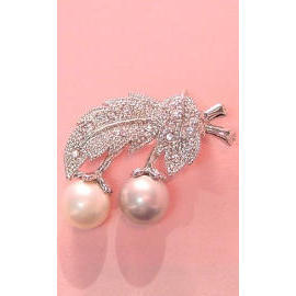 BROOCH
