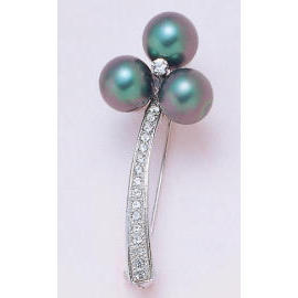 BROOCH