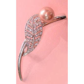 BROOCH