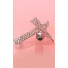BROOCH