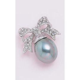 BROOCH