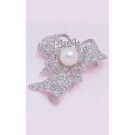 BROOCH