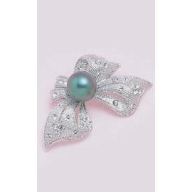 BROOCH