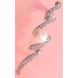 BROOCH