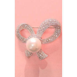 BROOCH