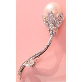 BROOCH