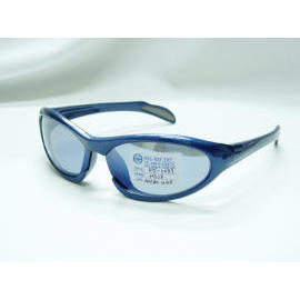 sporting glasses (sporting glasses)