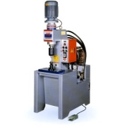 Hydraulic Spin Riveting Machine (Orbital) Capacity: Dia. 8-16 mm (Hydraulique Spin Riveteuse (Orbital) Capacité: Dia. 8-16 mm)