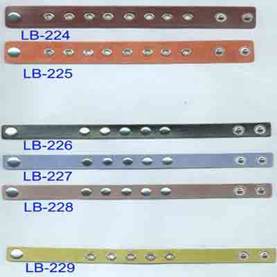Leather Bracelet (Bracelet en cuir)