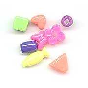 plastic beads (perles de plastique)