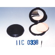 powder compact w/mirror & puff. (powder compact w/mirror & puff.)