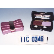 Eye shadow w/mirror & applicator. (Lidschatten w / Spiegel und Applikator.)