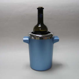 Wine cooler. (Wine cooler.)
