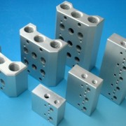 Aluminum Valve Base (Base de soupapes en aluminium)