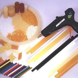 hot melt glue, glue stick, hot melt adhesive, glue gun, glue applicator, hot mel (colle chaude, bâton de colle, un adhésif thermofusible, pistolet à colle, app)