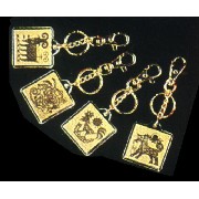 gold key chain (or porte-clés)