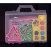 PAPER CLAY SET IN A CASE (PAPER CLAY SET IN A CASE)