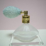 25-16 Glass Perfume Bottle, Lip Shape