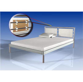 Metal bed