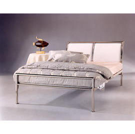 Metal bed