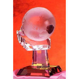 Crystal global on palm, 3 different size (Crystal global on palm, 3 different size)