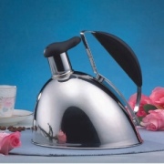 ``SOLO`` WHISTLING TEA KETTLE