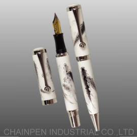 506F03 Variegated Carp Porcelain Fountain Pen and Ballpoint Pen (506F03 Variegated Carp Porcelain Fountain Pen and Ballpoint Pen)