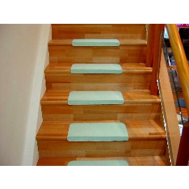 anti-slippery carpet (tapis anti-glissant)