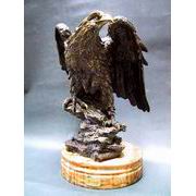 Eagle Statue (Статуя орла)