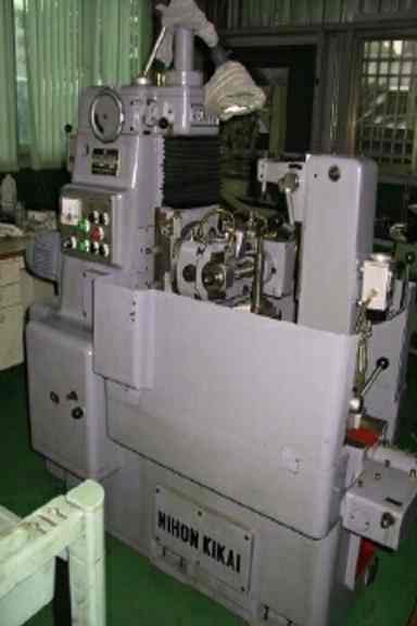 Gear hobbing machine (Gear hobbing machine)