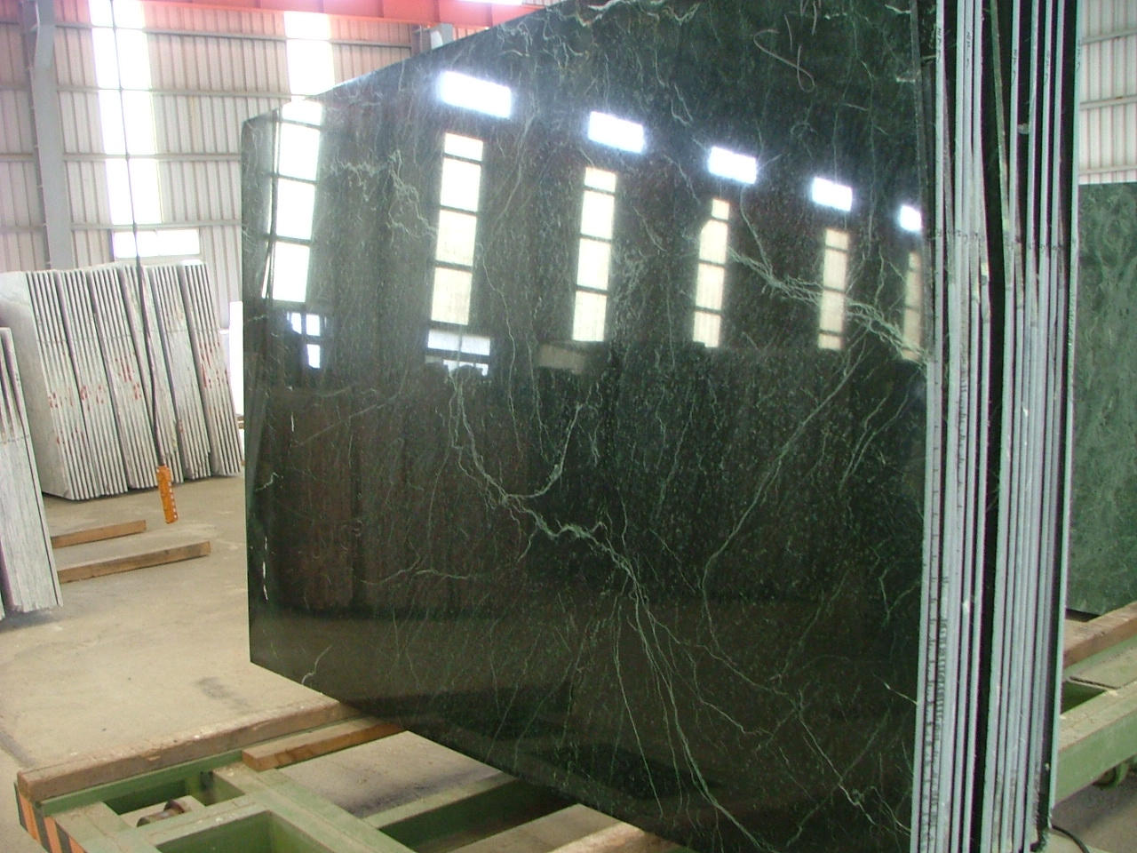 Serpentine Slabs (Serpentine плиты)