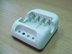 UNIVERSAL AA/AAA/9V FAST CHARGER (UNIVERSAL AA/AAA/9V FAST CHARGER)