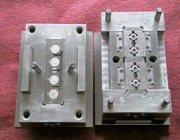 plastic injection mold (moule à injection plastique)