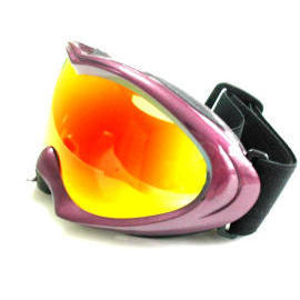 Skiing goggle