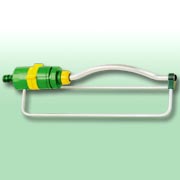 LAWN & GARDEN OSCILLATING SPRINKLER