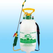 8.5 L PRESSURIZED GARDEN SPRAYER (8,5 L SOUS PRESSION DE JARDIN PULVERISATEUR)