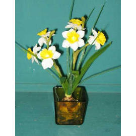 8``H NARCISSUS IN GLASS POT