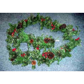 9` GARLAND W/BERRY & CONE (9` GARLAND W/BERRY & CONE)