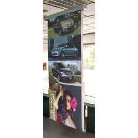 Vertical X type display rack (Verticale de l`affichage X de type rack)