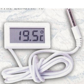 DIGITAL THERMOMETER (THERMOMETRE DIGITAL)