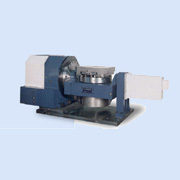 CNC Tilting Rotary Table (CNC table rotative inclinable)