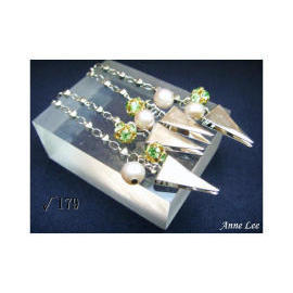 pearl earrings (Perle Ohrringe)